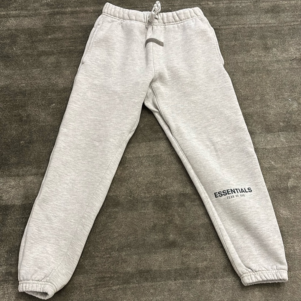 Fear of God Essentials Kids Light Heather Grey Size 10